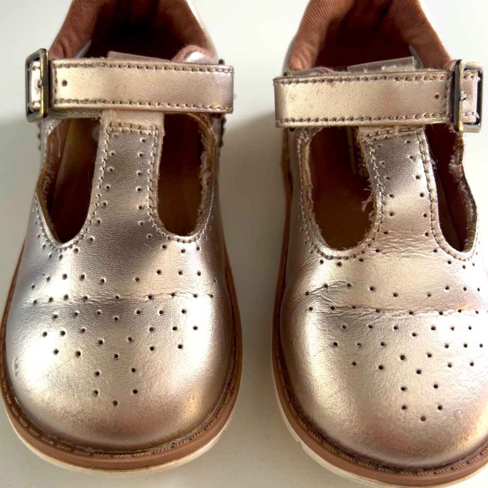Stride Rite Toddler Gold Mary Jane Shoes Wide Width Size 8W & 8.5 W